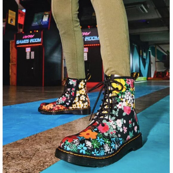 NWOB Dr. Martens 1460 Y Floral Mash Up Boot Youth Size 7 - Picture 2 of 16